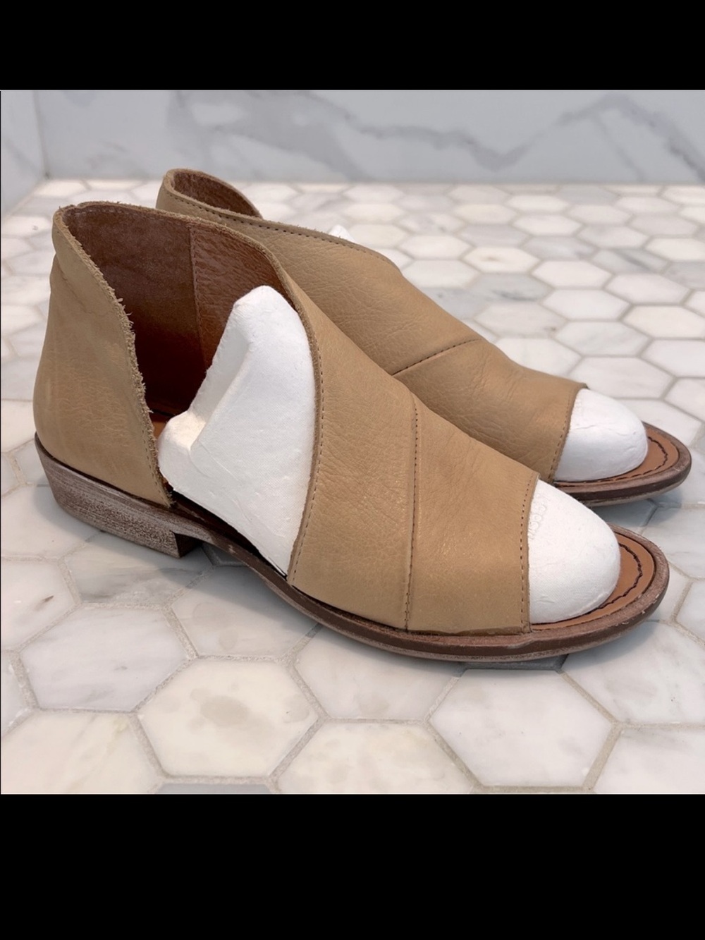 Free People Mont Blanc Asymmetrical Natural Tan Open Toe Slide Sandal Women’s 6